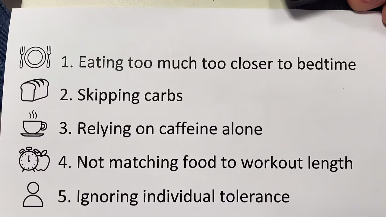 Checklist graphic of five common pre-workout nutrition mistakes.