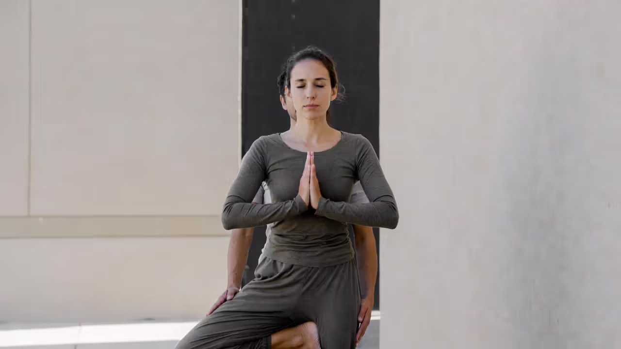 Closing your eyes upgrades balance fast—use safety setup, not bravado.